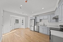 417 Commercial St, Weymouth, Massachusetts, 3 Bedrooms Bedrooms, 4 Rooms Rooms,1 BathroomBathrooms,Residential Lease,For Rent,Commercial St,73475060