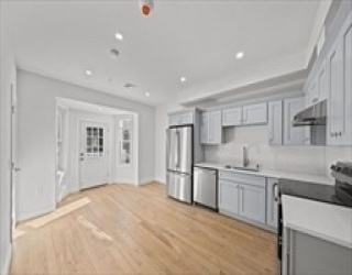 417 Commercial St, Weymouth, Massachusetts, 3 Bedrooms Bedrooms, 4 Rooms Rooms,1 BathroomBathrooms,Residential Lease,For Rent,Commercial St,73475060