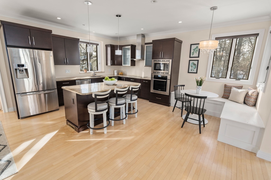 10 Lamoine St, Belmont, Massachusetts, 3 Bedrooms Bedrooms, 6 Rooms Rooms,3 BathroomsBathrooms,Residential,For Sale,Lamoine St,73472494