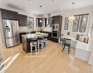 10 Lamoine St, Belmont, Massachusetts, 3 Bedrooms Bedrooms, 6 Rooms Rooms,3 BathroomsBathrooms,Residential,For Sale,Lamoine St,73472494