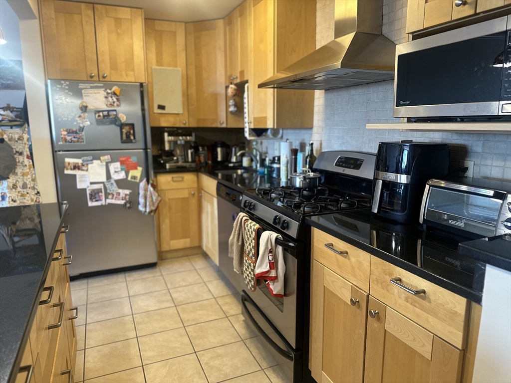 9 Hawthorne Place, Boston, Massachusetts, 1 Room Rooms,1 BathroomBathrooms,Residential Lease,For Rent,Hawthorne Place,73475089