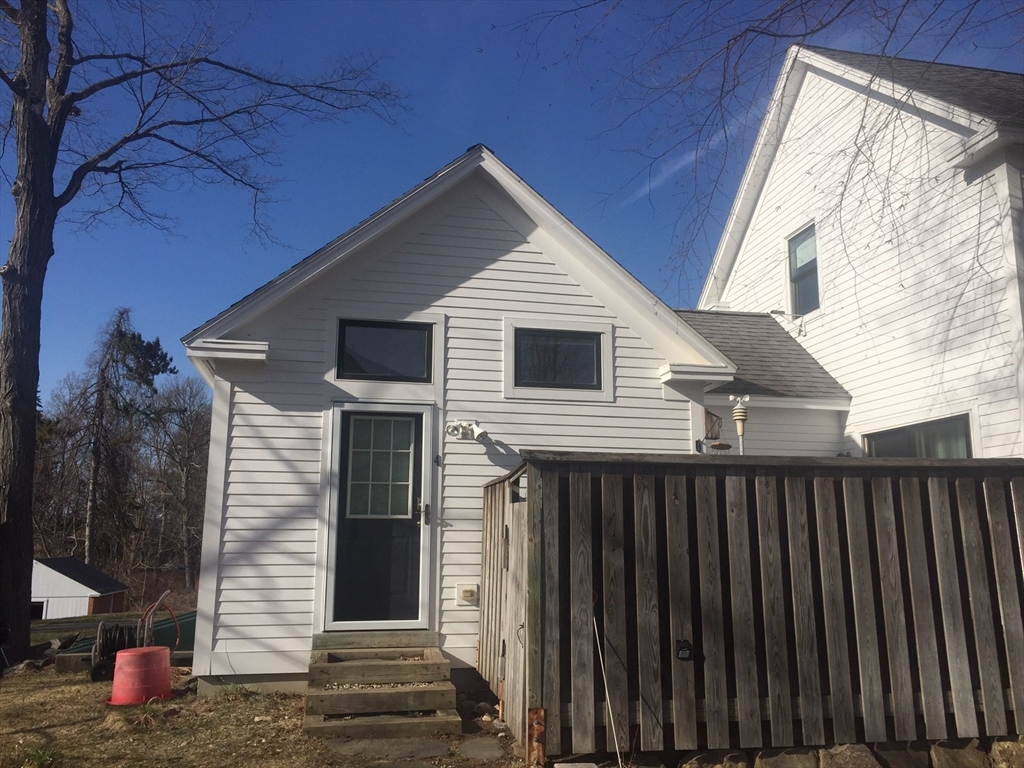 290 North Pleasant St, Amherst, Massachusetts, 1 Bedroom Bedrooms, 1 Room Rooms,1 BathroomBathrooms,Residential Lease,For Rent,North Pleasant St,73475107