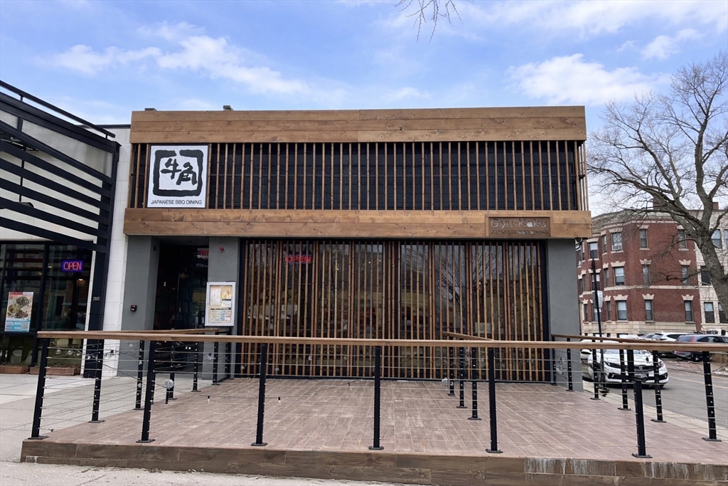 1002 Beacon St, Brookline, Massachusetts, 3 Bedrooms Bedrooms, 8 Rooms Rooms,4.5 BathroomsBathrooms,Residential Income,For Sale,Beacon St,73475133