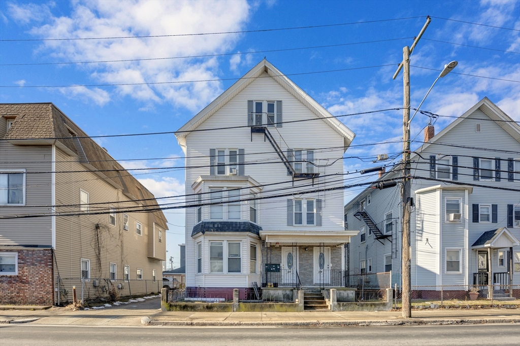 274 Lonsdale Av, Pawtucket, Rhode Island, ,Commercial Sale,For Sale,Lonsdale Av,73475163