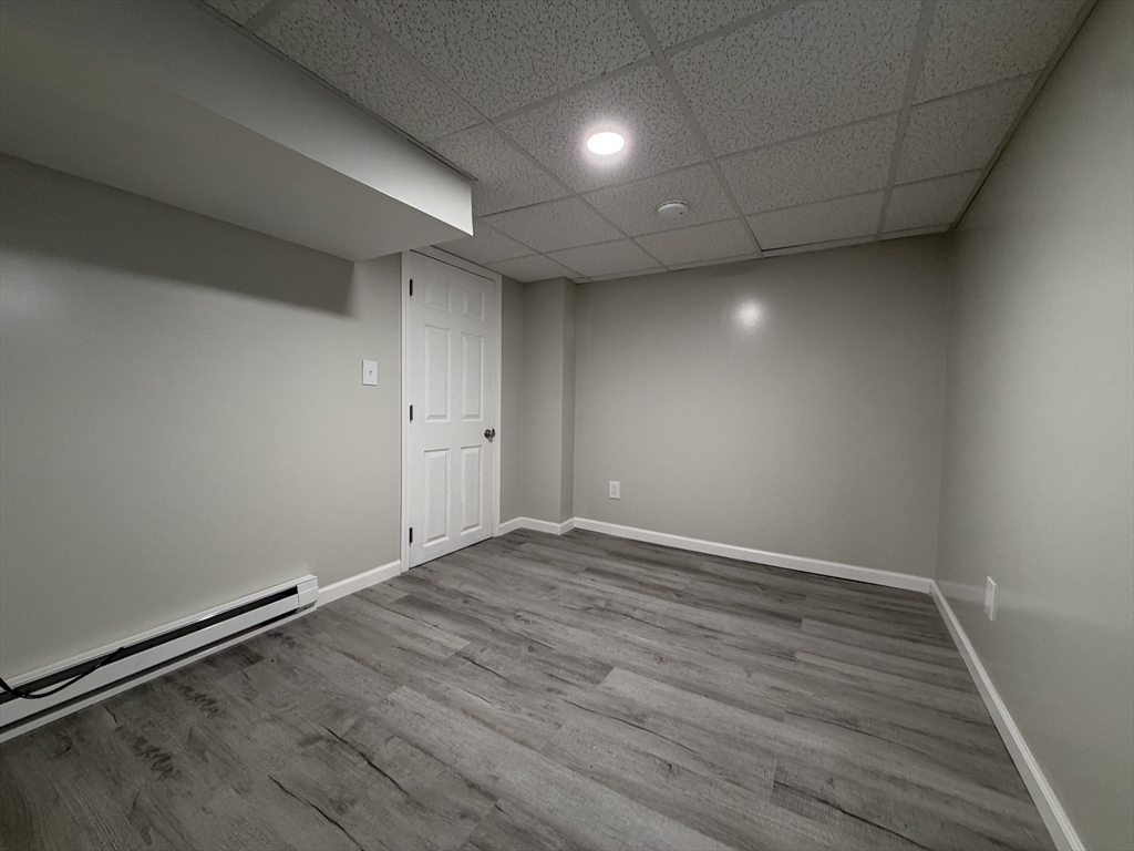 320-322 Wood Street, New Bedford, Massachusetts, 1 Bedroom Bedrooms, 1 Room Rooms,1 BathroomBathrooms,Residential Lease,For Rent,Wood Street,73475166