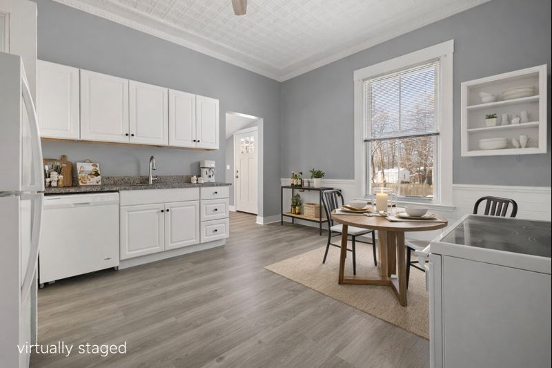 275 Market St, Rockland, Massachusetts, 1 Bedroom Bedrooms, 2 Rooms Rooms,1 BathroomBathrooms,Residential Lease,For Rent,Market St,73470616