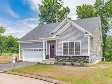 54 Liberty Lane, Enfield, Connecticut, 3 Bedrooms Bedrooms, 6 Rooms Rooms,2 BathroomsBathrooms,Residential,For Sale,Liberty Lane,73475203