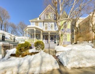 10-1 Congress Street, Worcester, Massachusetts, 2 Bedrooms Bedrooms, 5 Rooms Rooms,1 BathroomBathrooms,Residential,For Sale,Congress Street,73475209