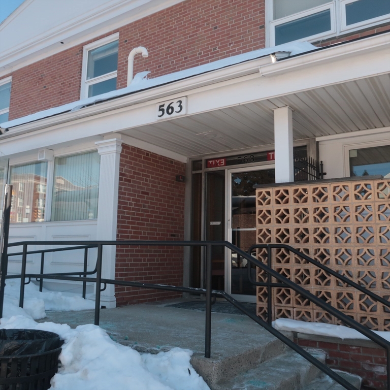 563 Broadway, Everett, Massachusetts, ,Commercial Lease,For Rent,Broadway,73475222