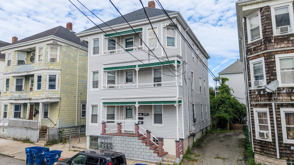 103 David St, New Bedford, Massachusetts, 8 Bedrooms Bedrooms, 20 Rooms Rooms,4 BathroomsBathrooms,Residential Income,For Sale,David St,73437482