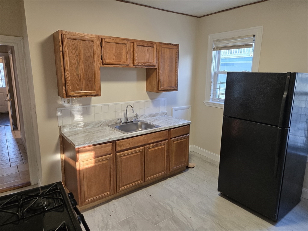 4 Trent St, Boston, Massachusetts, 3 Bedrooms Bedrooms, 6 Rooms Rooms,1 BathroomBathrooms,Residential Lease,For Rent,Trent St,73475233