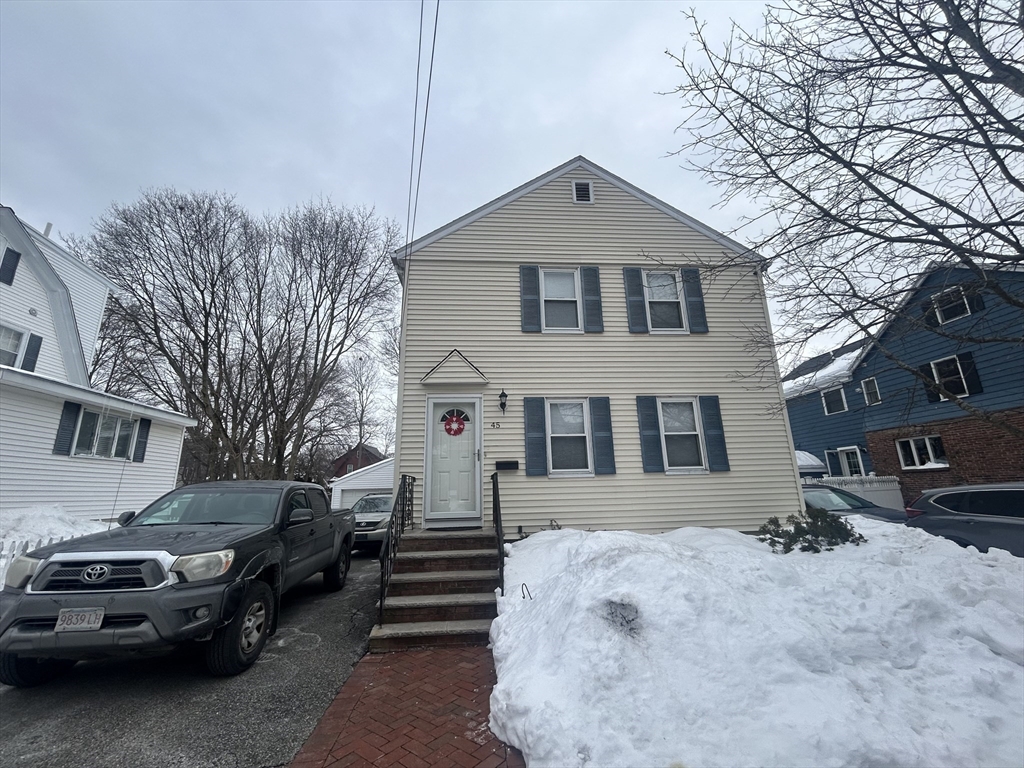 45 Essex Street, Medford, Massachusetts, 3 Bedrooms Bedrooms, 8 Rooms Rooms,2 BathroomsBathrooms,Residential Lease,For Rent,Essex Street,73475244