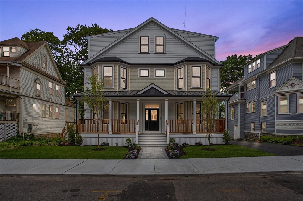 61 Lyndhurst Street, Boston, Massachusetts, 3 Bedrooms Bedrooms, 6 Rooms Rooms,3 BathroomsBathrooms,Residential,For Sale,Lyndhurst Street,73475266