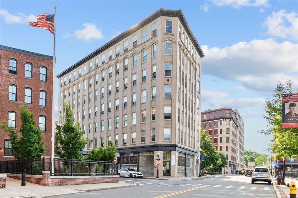 21 Wingate St, Haverhill, Massachusetts, 2 Bedrooms Bedrooms, 3 Rooms Rooms,1 BathroomBathrooms,Residential,For Sale,Wingate St,73475267