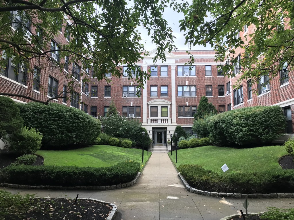 141 Englewood Ave, Boston, Massachusetts, 1 Bedroom Bedrooms, 3 Rooms Rooms,1 BathroomBathrooms,Residential Lease,For Rent,Englewood Ave,73475268