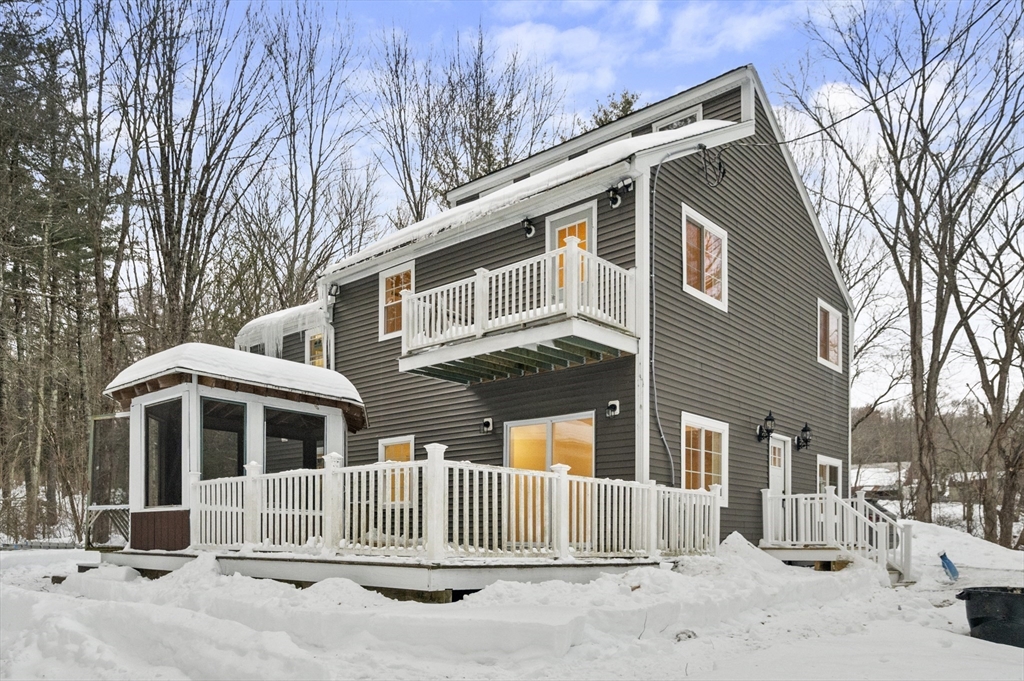 198 Uxbridge Rd, Sutton, Massachusetts, 3 Bedrooms Bedrooms, 9 Rooms Rooms,2 BathroomsBathrooms,Residential,For Sale,Uxbridge Rd,73475272