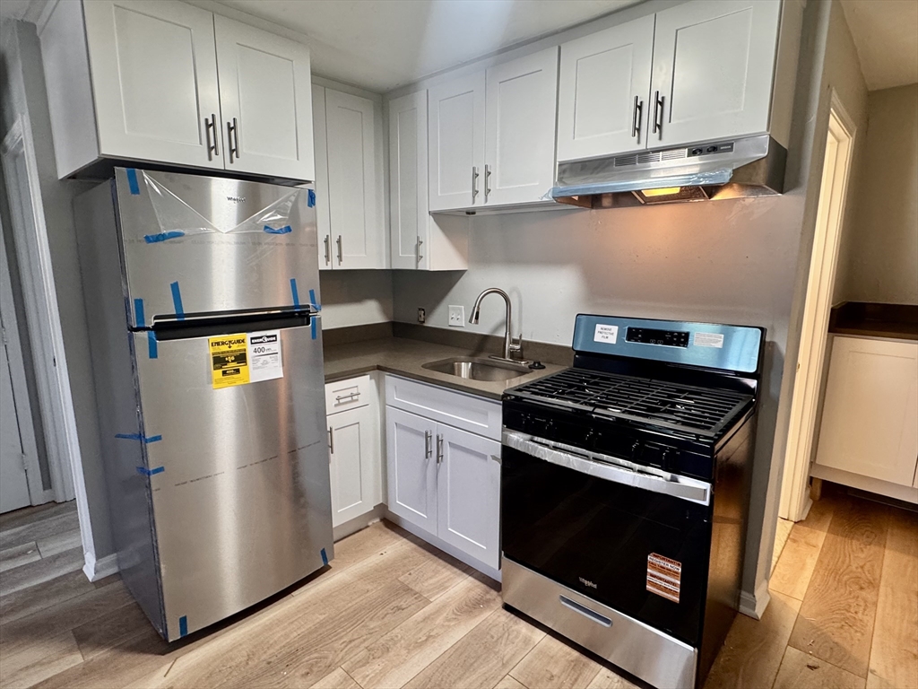 68 Readville, Boston, Massachusetts, 2 Bedrooms Bedrooms, 4 Rooms Rooms,1 BathroomBathrooms,Residential Lease,For Rent,Readville,73475296