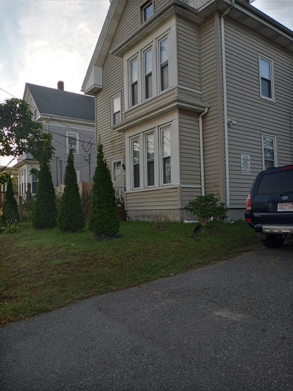 341 Centre St, Brockton, Massachusetts, 1 Bedroom Bedrooms, 2 Rooms Rooms,1 BathroomBathrooms,Residential Lease,For Rent,Centre St,73475313