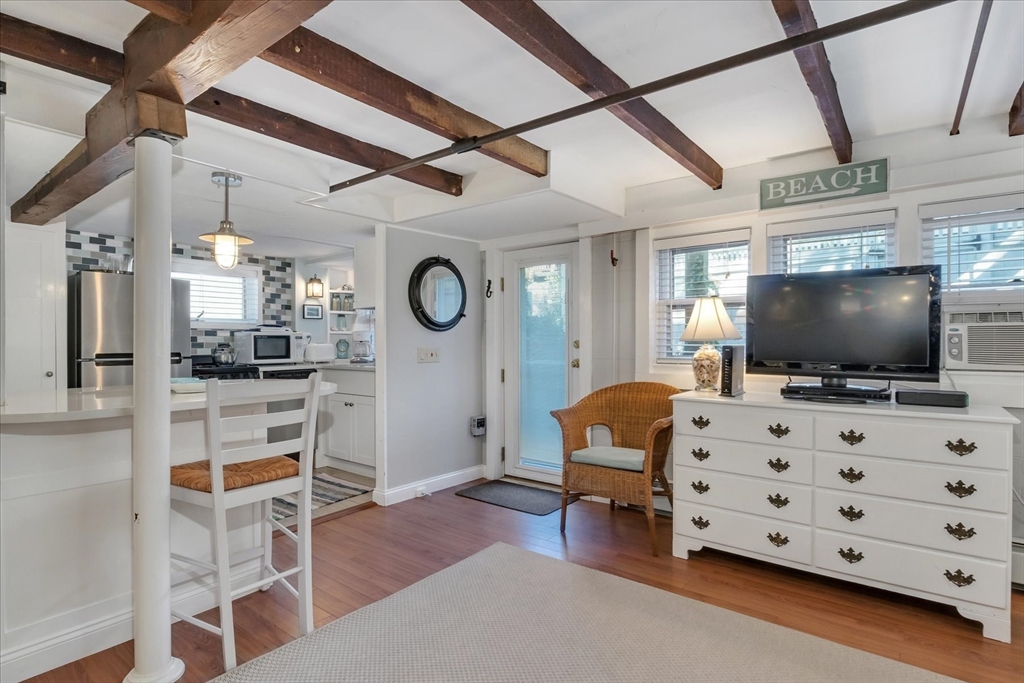 488 Commercial Street, Provincetown, Massachusetts, 1 Bedroom Bedrooms, 2 Rooms Rooms,1 BathroomBathrooms,Residential,For Sale,Commercial Street,73475328