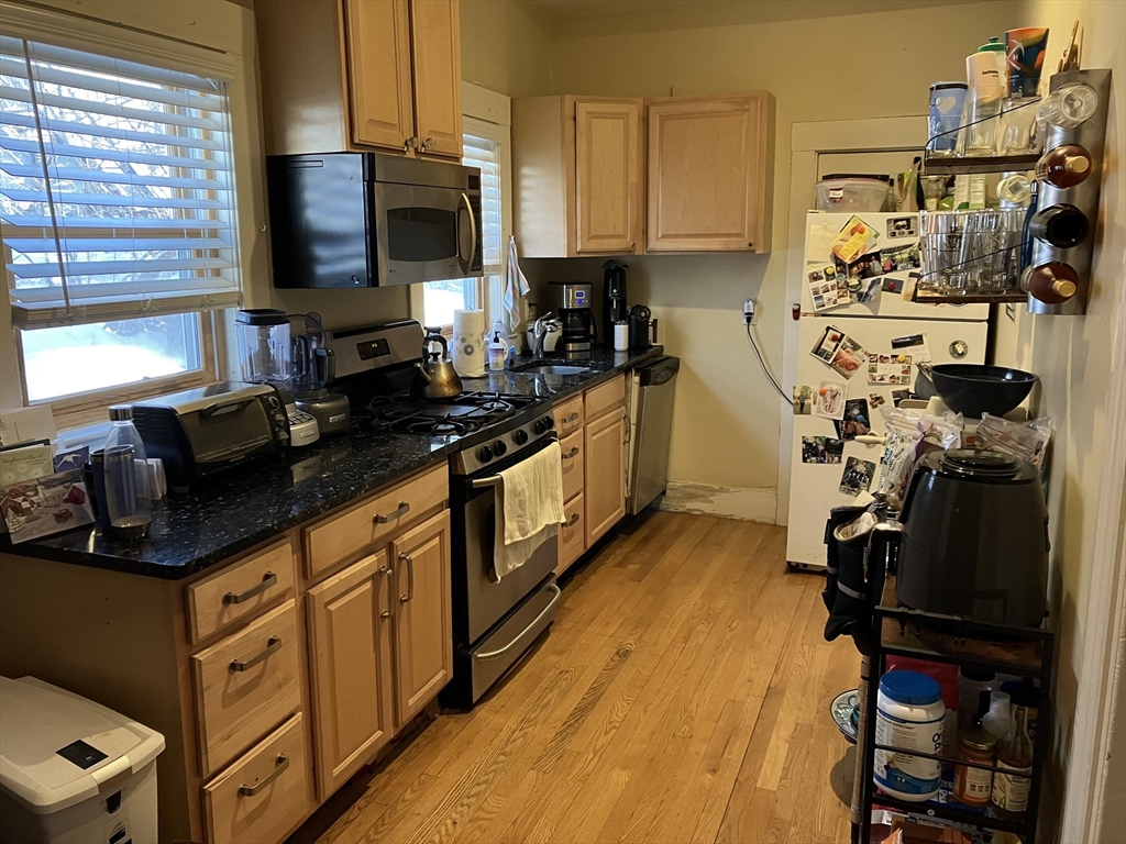 47 Spring St, Somerville, Massachusetts, 1 Bedroom Bedrooms, 4 Rooms Rooms,1 BathroomBathrooms,Residential Lease,For Rent,Spring St,73475344