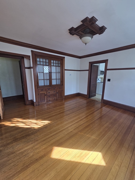 7 1/2 Hancock St, Salem, Massachusetts, 3 Bedrooms Bedrooms, 6 Rooms Rooms,1 BathroomBathrooms,Residential Lease,For Rent,Hancock St,73475345