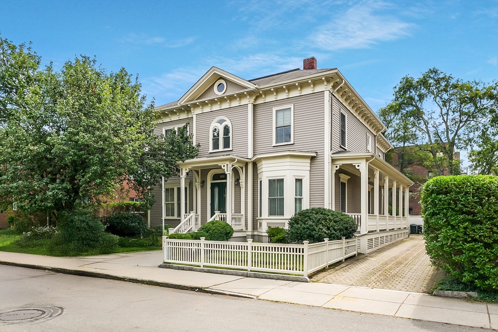 88 Ellery, Cambridge, Massachusetts, 5 Bedrooms Bedrooms, 11 Rooms Rooms,3 BathroomsBathrooms,Residential,For Sale,Ellery,73473198