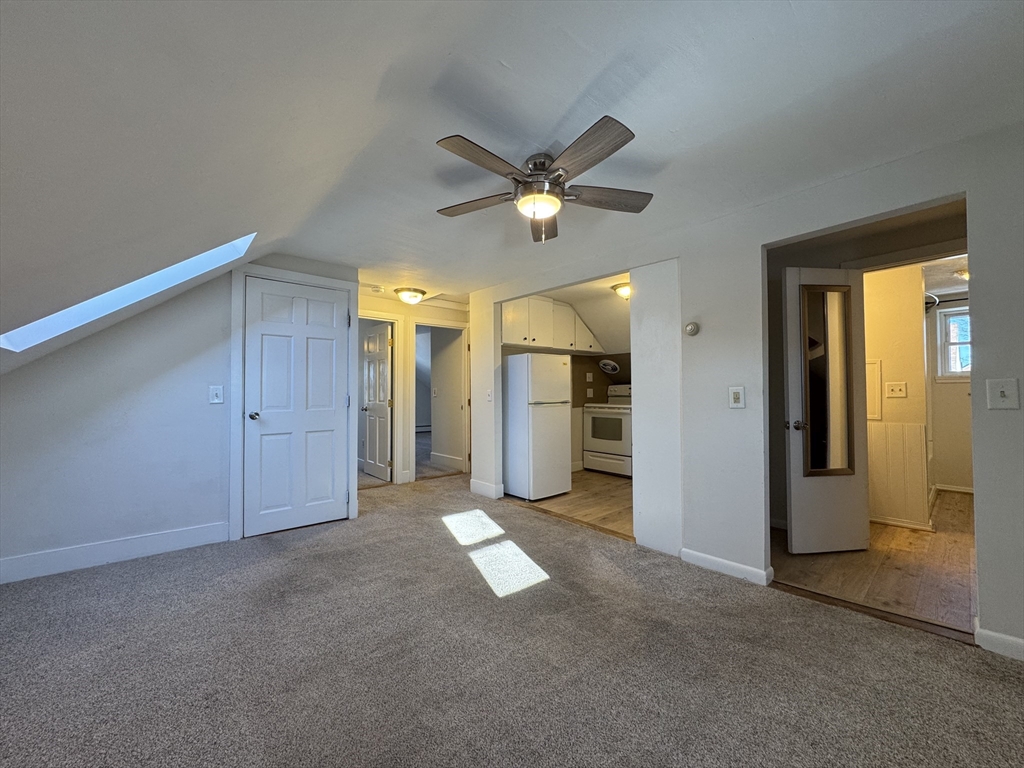 37 Oak Street, Middleboro, Massachusetts, 2 Bedrooms Bedrooms, 4 Rooms Rooms,1 BathroomBathrooms,Residential Lease,For Rent,Oak Street,73475411