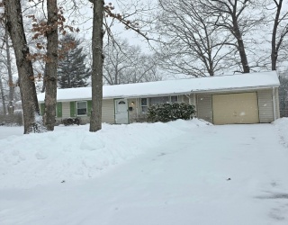 118 Deanna Rd, Brockton, Massachusetts, 3 Bedrooms Bedrooms, 6 Rooms Rooms,1 BathroomBathrooms,Residential,For Sale,Deanna Rd,73475366