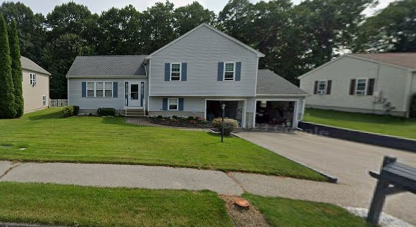 69 Santoro Rd, Worcester, Massachusetts, 3 Bedrooms Bedrooms, 6 Rooms Rooms,2.5 BathroomsBathrooms,Residential,For Sale,Santoro Rd,73475434