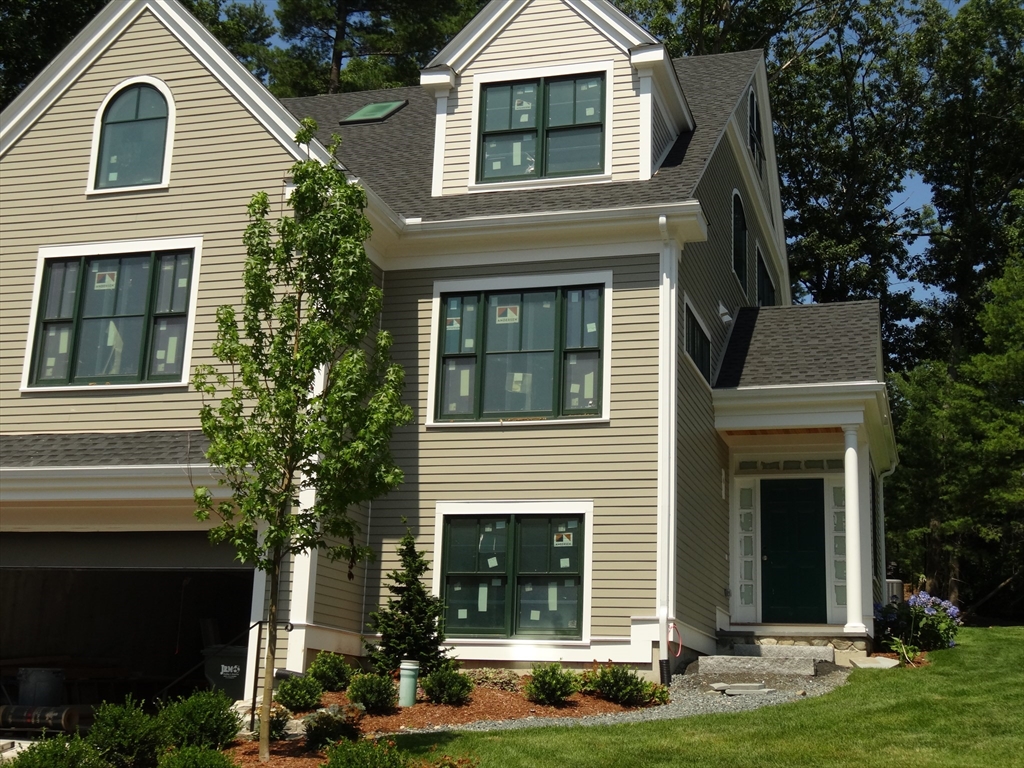 81 Johnson Woods Drive, Reading, Massachusetts, 3 Bedrooms Bedrooms, 7 Rooms Rooms,4.5 BathroomsBathrooms,Residential Lease,For Rent,Johnson Woods Drive,73475433