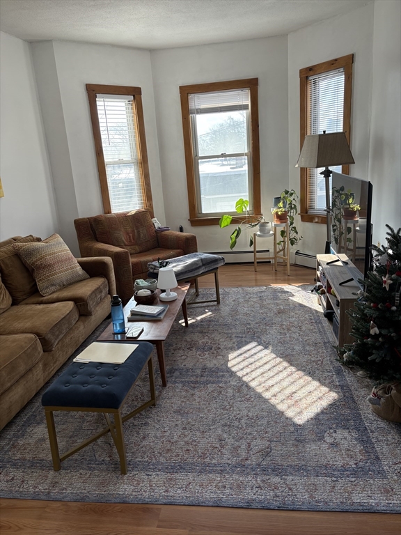 47 Lopez St, Cambridge, Massachusetts, 2 Bedrooms Bedrooms, 5 Rooms Rooms,1 BathroomBathrooms,Residential Lease,For Rent,Lopez St,73475444