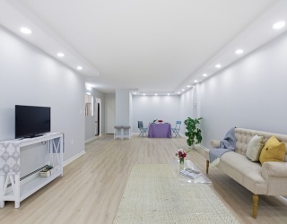 131 Coolidge Avenue, Watertown, Massachusetts, 2 Bedrooms Bedrooms, 4 Rooms Rooms,2 BathroomsBathrooms,Residential,For Sale,Coolidge Avenue,73475362