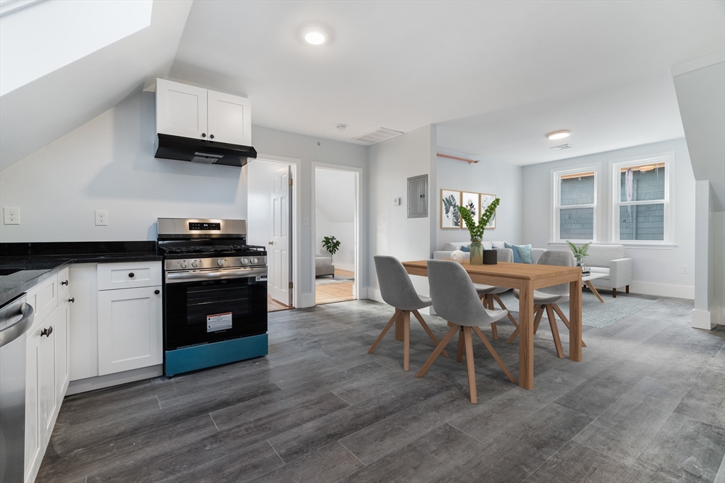 108 Paul Gore St, Boston, Massachusetts, 2 Bedrooms Bedrooms, 5 Rooms Rooms,1 BathroomBathrooms,Residential Lease,For Rent,Paul Gore St,73475384