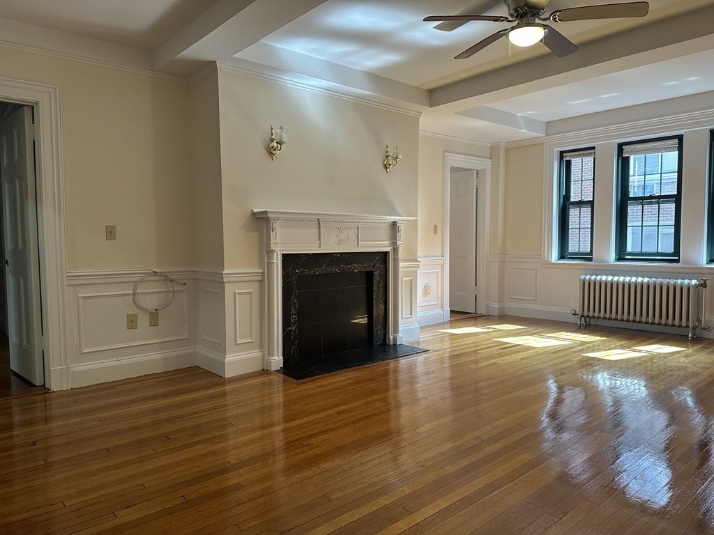 124 Bowdoin, Boston, Massachusetts, 2 Bedrooms Bedrooms, 4 Rooms Rooms,1 BathroomBathrooms,Residential Lease,For Rent,Bowdoin,73475470