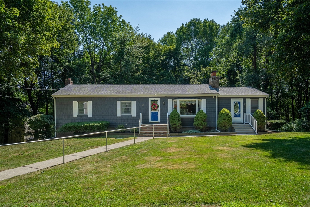 55 Central Ave, Paxton, Massachusetts, 3 Bedrooms Bedrooms, 6 Rooms Rooms,1 BathroomBathrooms,Residential,For Sale,Central Ave,73450956