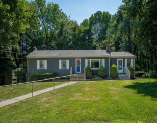 55 Central Ave, Paxton, Massachusetts, 3 Bedrooms Bedrooms, 6 Rooms Rooms,1 BathroomBathrooms,Residential,For Sale,Central Ave,73450956