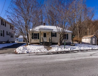 18 Storey St, Westford, Massachusetts, 2 Bedrooms Bedrooms, 5 Rooms Rooms,1 BathroomBathrooms,Residential,For Sale,Storey St,73461479