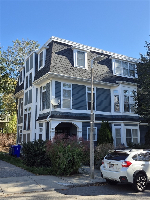 26 Dorr St, Boston, Massachusetts, 4 Bedrooms Bedrooms, 7 Rooms Rooms,2.5 BathroomsBathrooms,Residential Lease,For Rent,Dorr St,73446307