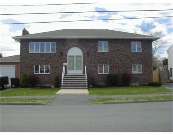 6 Glover Rd, Revere, Massachusetts, 3 Bedrooms Bedrooms, 6 Rooms Rooms,1 BathroomBathrooms,Residential Lease,For Rent,Glover Rd,73475494