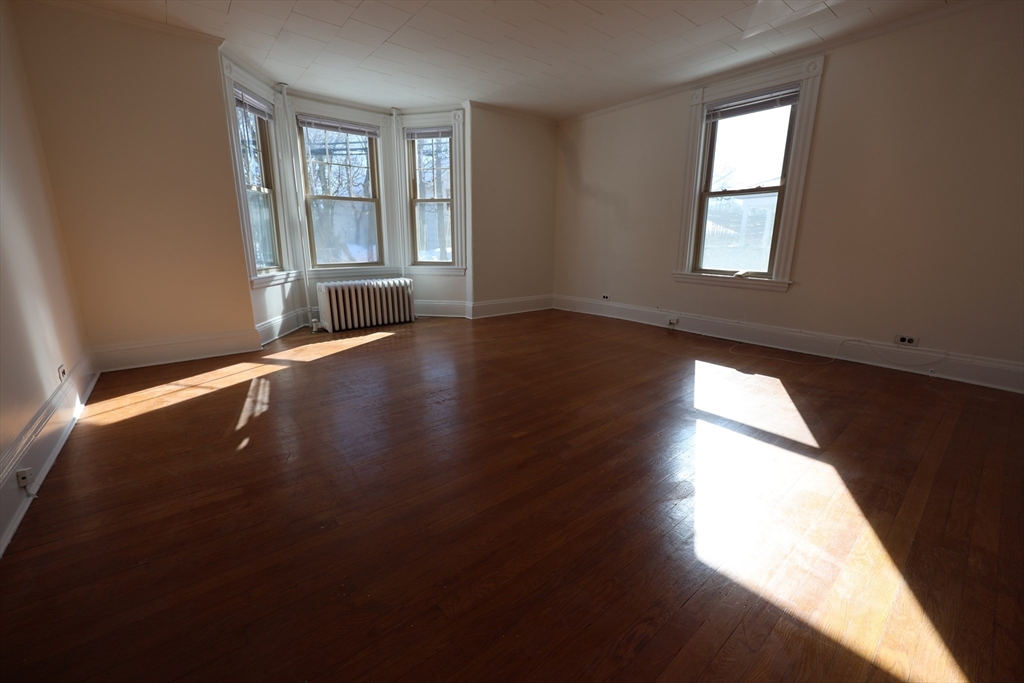 31 June St., Boston, Massachusetts, 1 Bedroom Bedrooms, 3 Rooms Rooms,1 BathroomBathrooms,Residential Lease,For Rent,June St.,73475671