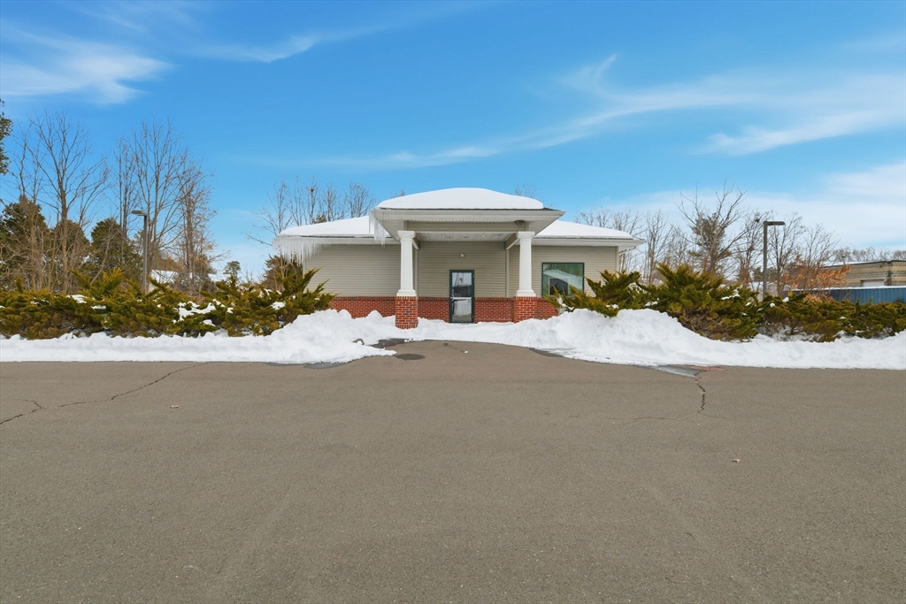 2 Foxwood Dr, Windsor Locks, Connecticut, ,Commercial Sale,For Sale,Foxwood Dr,73475532