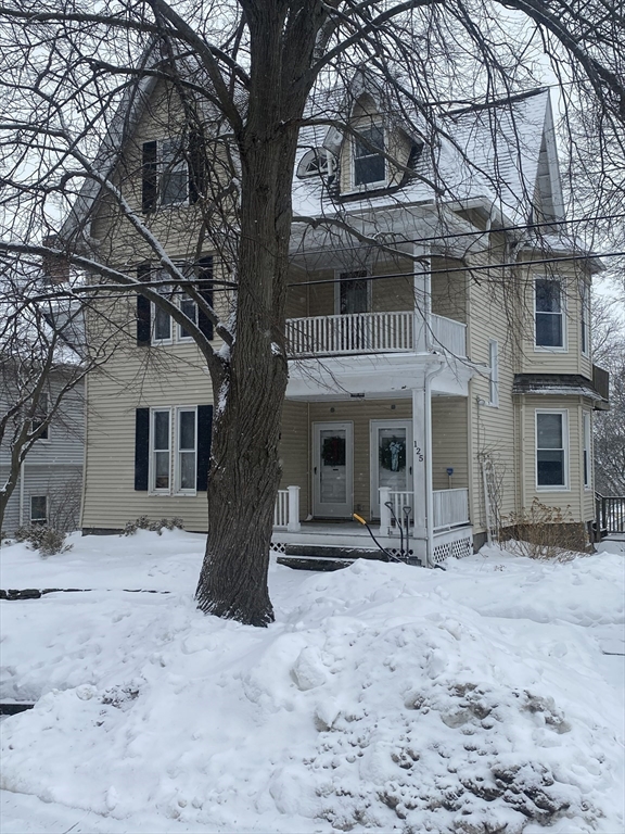 127 Lincoln Ave, Quincy, Massachusetts, 2 Bedrooms Bedrooms, 4 Rooms Rooms,1 BathroomBathrooms,Residential Lease,For Rent,Lincoln Ave,73475534