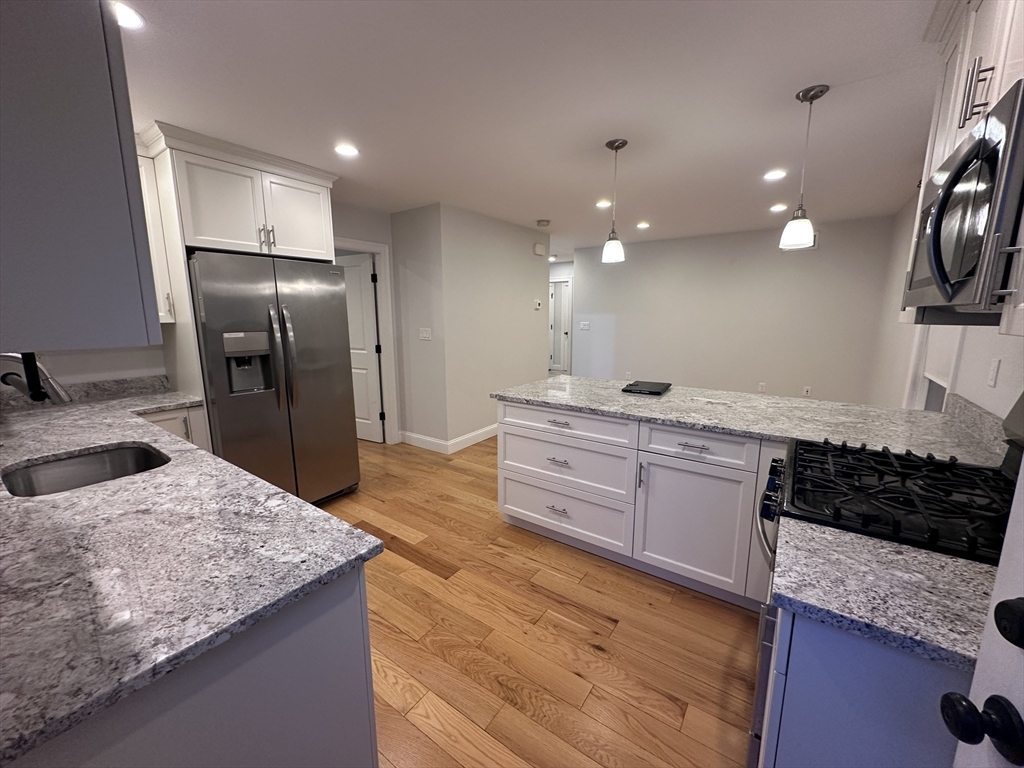 35 Porter Street, Cambridge, Massachusetts, 2 Bedrooms Bedrooms, 4 Rooms Rooms,1 BathroomBathrooms,Residential Lease,For Rent,Porter Street,73475581