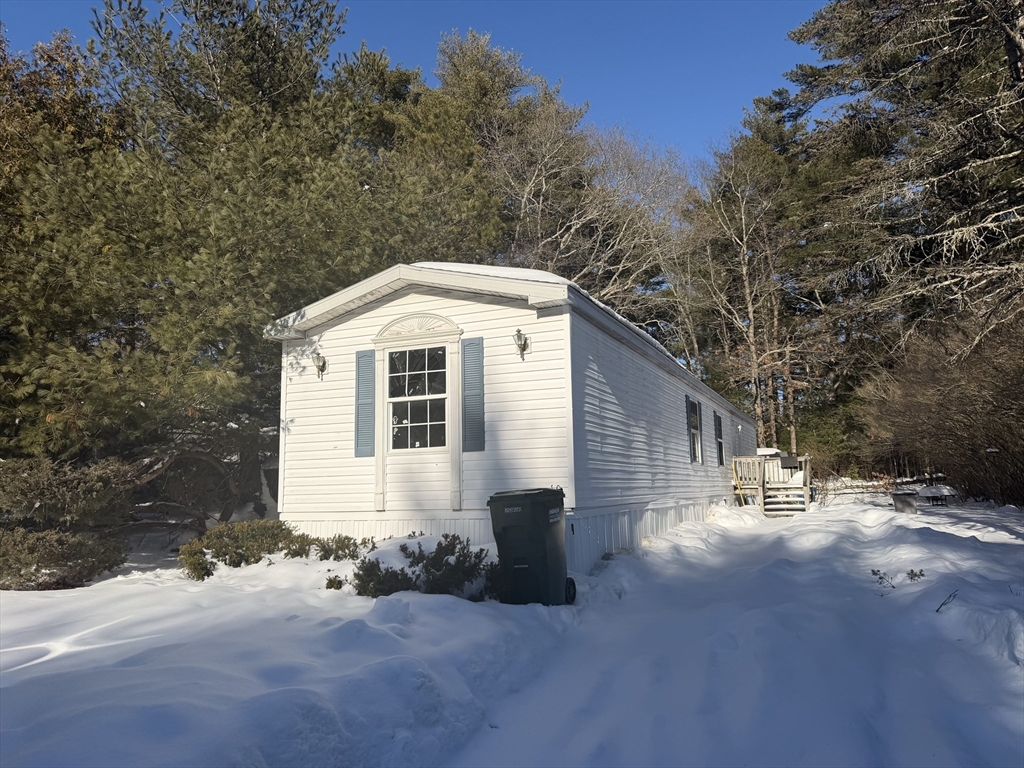 10 David Rd, Carver, Massachusetts, 2 Bedrooms Bedrooms, 4 Rooms Rooms,2 BathroomsBathrooms,Residential,For Sale,David Rd,73475627