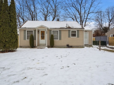 72 W Bay Path Ter, Springfield, Massachusetts, 2 Bedrooms Bedrooms, 4 Rooms Rooms,2 BathroomsBathrooms,Residential,For Sale,W Bay Path Ter,73461763