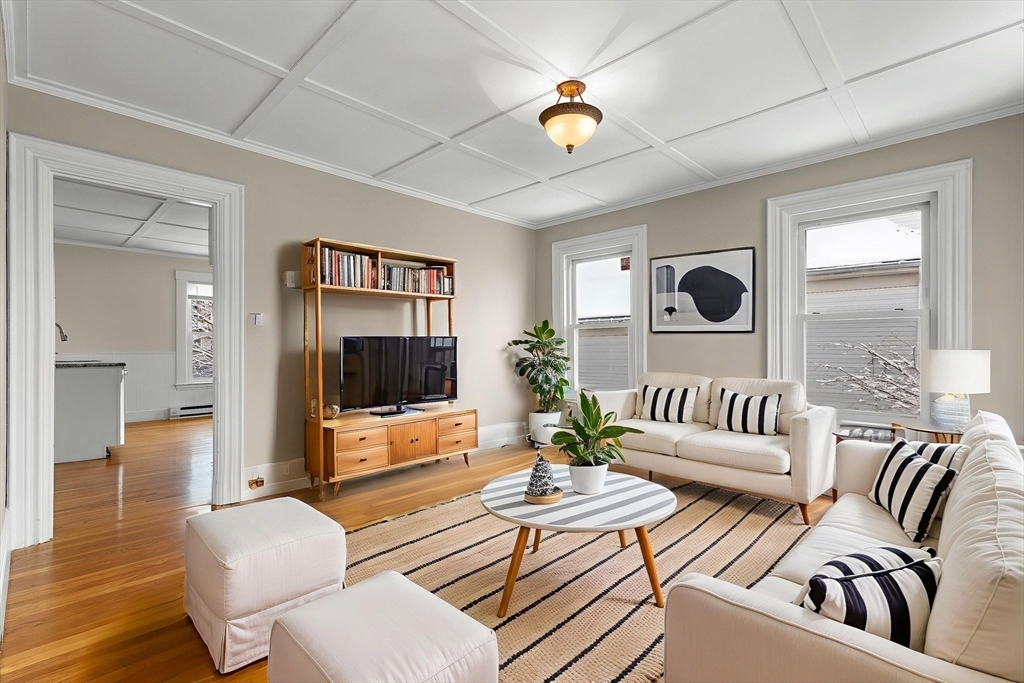 19 Trask St, Gloucester, Massachusetts, 2 Bedrooms Bedrooms, 5 Rooms Rooms,2 BathroomsBathrooms,Residential,For Sale,Trask St,73471932