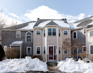 4 Harbor Hill Dr, Bourne, Massachusetts, 2 Bedrooms Bedrooms, 4 Rooms Rooms,1.5 BathroomsBathrooms,Residential,For Sale,Harbor Hill Dr,73475727