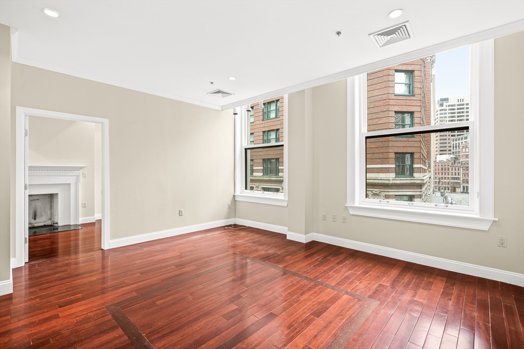 126 State Street, Boston, Massachusetts, 2 Bedrooms Bedrooms, 5 Rooms Rooms,2.5 BathroomsBathrooms,Residential Lease,For Rent,State Street,73462271