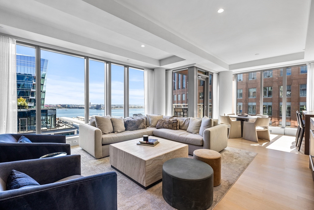 135 Seaport Blvd, Boston, Massachusetts, 3 Bedrooms Bedrooms, 5 Rooms Rooms,3.5 BathroomsBathrooms,Residential,For Sale,Seaport Blvd,73475738