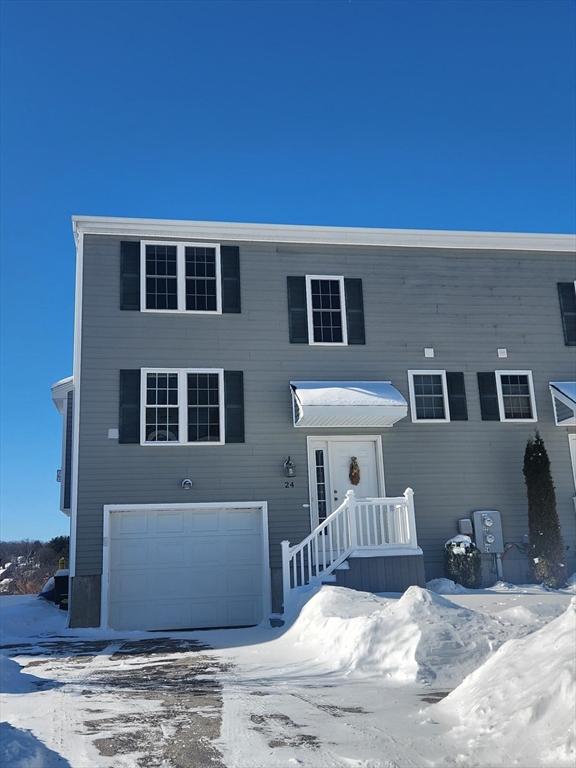 24 Bittersweet Blvd, Worcester, Massachusetts, 3 Bedrooms Bedrooms, 6 Rooms Rooms,1.5 BathroomsBathrooms,Residential Lease,For Rent,Bittersweet Blvd,73475708